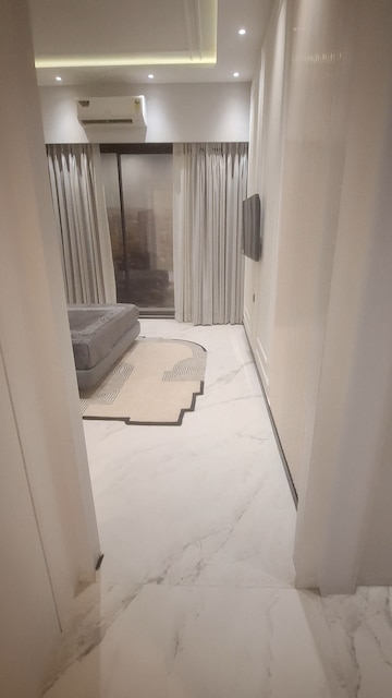 Room in 3 BHK Apartment at Lokhandwala Complex Andheri – for Sale