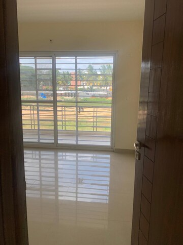 Room in 4 BHK Apartment at Unishire Esplanade, Thanisandra Main Road – for Sale