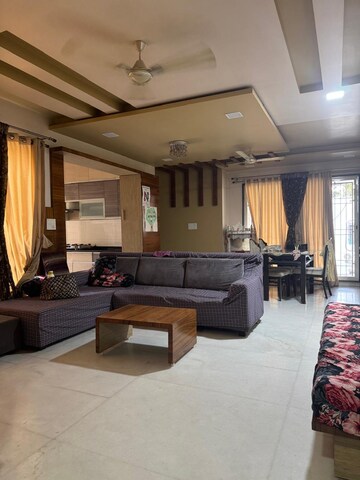 Room in 3 BHK Apartment at Five Star Royal Grace, Aundh Road – for Rent