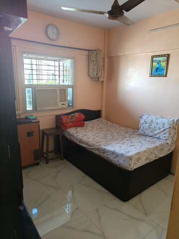 Room in 1.5 BHK Apartment at Vakola – for Sale