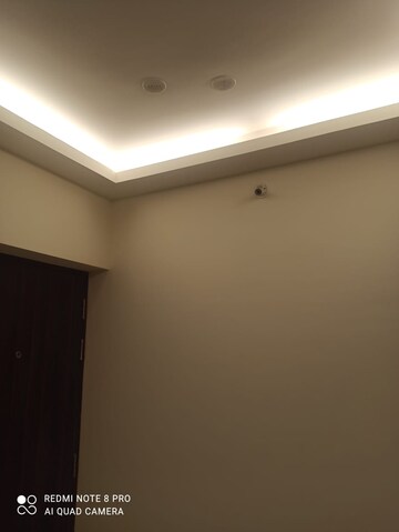 Room in 1.5 BHK Apartment at Kashish Park Centriod, Ghatkopar East – for Rent