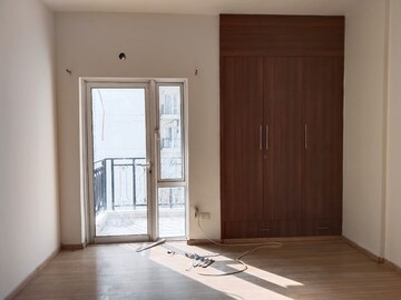 Room in 3 BHK Apartment at Moti Nagar – for Sale