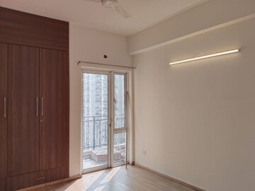 Room in 3 BHK Apartment at Moti Nagar – for Sale