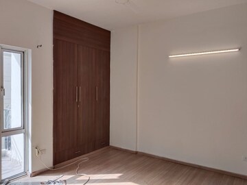 Room in 3 BHK Apartment at Moti Nagar – for Sale