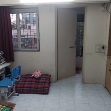 Living Room in 2 BHK Apartment at Mahim West – for Rent