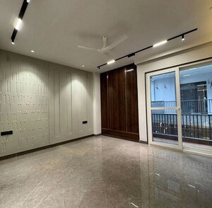 Room in 2 BHK Apartment at Gaur City 2 - 14th Avenue, Sector 16c Greater Noida – for Sale