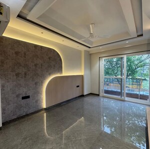 Room in 2 BHK Apartment at Gaur City 2 - 14th Avenue, Sector 16c Greater Noida – for Sale