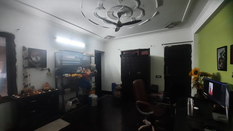 Living Room, sector 31 6+ Bedroom 450 Sq.Yd. Independent House In Sector 31 Noida 8517805