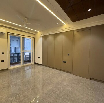 Room in 2 BHK Apartment at Gaur City 2 - 14th Avenue, Sector 16c Greater Noida – for Rent