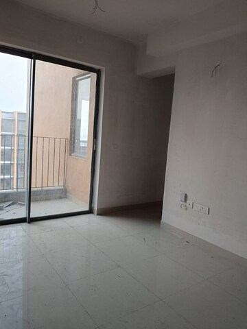 Room in 2 BHK Apartment at Godrej Seven, Joka – for Sale