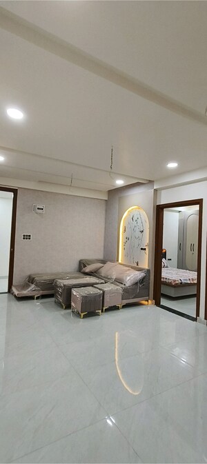 Room in 2 BHK Apartment at Mansarovar Extension – for Sale