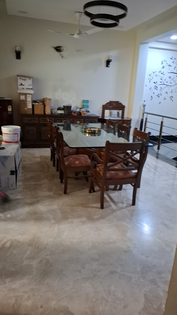 Living Room, rwa-apartments 6+ Bedroom 250 Sq.Yd. Independent House In Sector 31 Noida 8517916