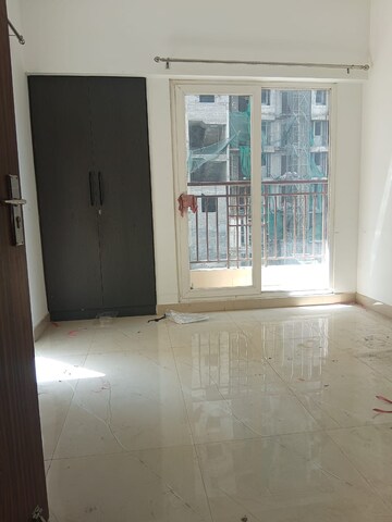 Room in 3 BHK Apartment at Ace Divino, Sector 1 Greater Noida – for Rent