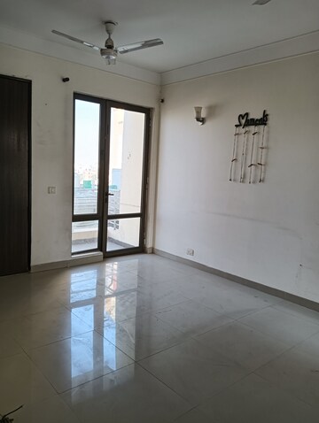 Room in 3 BHK Apartment at Tarun CGHS, Sector 47 – for Rent