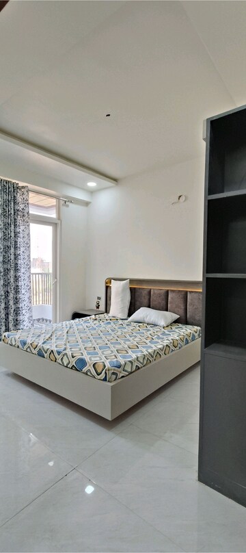 Room in 3 BHK Apartment at Mansarovar Extension – for Sale
