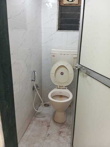 Attached Bathroom in 1 BHK Apartment at Andheri East – for Rent