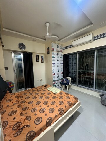 Room in 3 BHK Apartment at Lotus Sky Garden, Malad West – for Rent