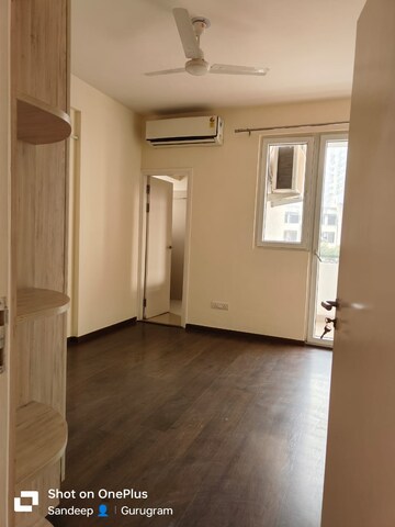 Room in 3 BHK Apartment at Emaar The Enclave, Sector 66 – for Rent