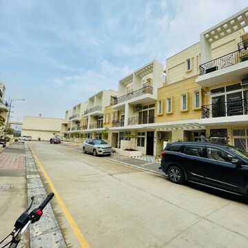 3.5 BHK Villa – Exterior View View at Amrapali Dream Valley, Amrapali Dream Valley - for Rent