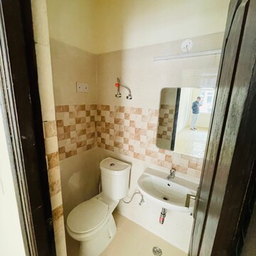 Bathroom in 3.5 BHK Villa at Amrapali Dream Valley, Amrapali Dream Valley – for Rent