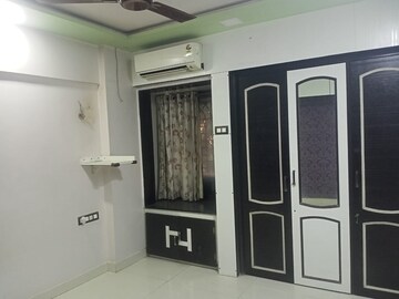 Room in 1 BHK Apartment at Poonam Chandrama CHS, Charai – for Rent