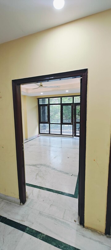  3 BHK Builder Floor at SS Mayfield Gardens, Sector 51 – for Rent