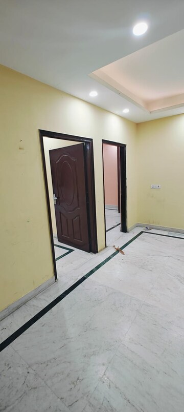 Room in 3 BHK Builder Floor at SS Mayfield Gardens, Sector 51 – for Rent