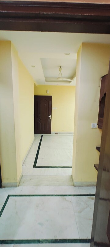 Room in 3 BHK Builder Floor at SS Mayfield Gardens, Sector 51 – for Rent