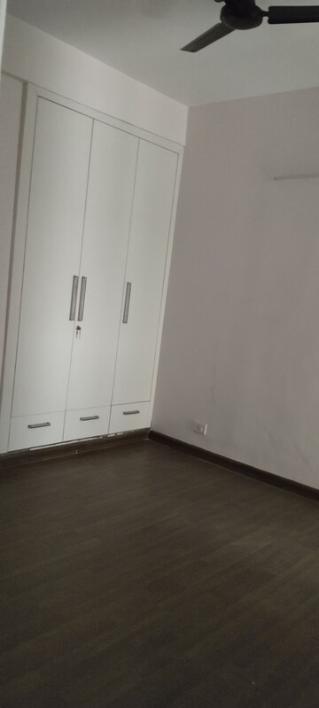 Room in 3 BHK Apartment at SRS Residency, Sector 88 – for Rent