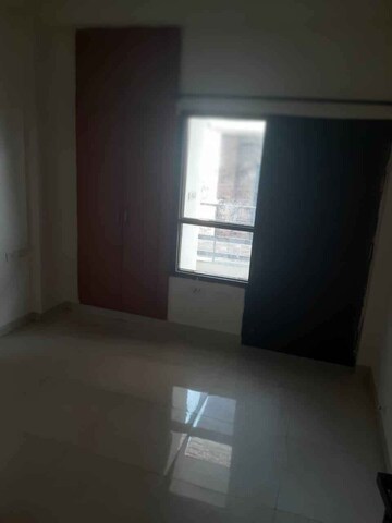 Room in 2 BHK Builder Floor at Sector 9 – for Rent