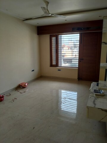 2 BHK Builder Floor For Rent in Sector 19