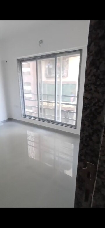 Room in 2 BHK Apartment at Dhawalgiri Apartments, Goregaon East – for Rent