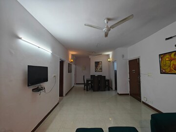 Room in 3.5 BHK Builder Floor at Smart World Gems, Sector 89 – for Rent