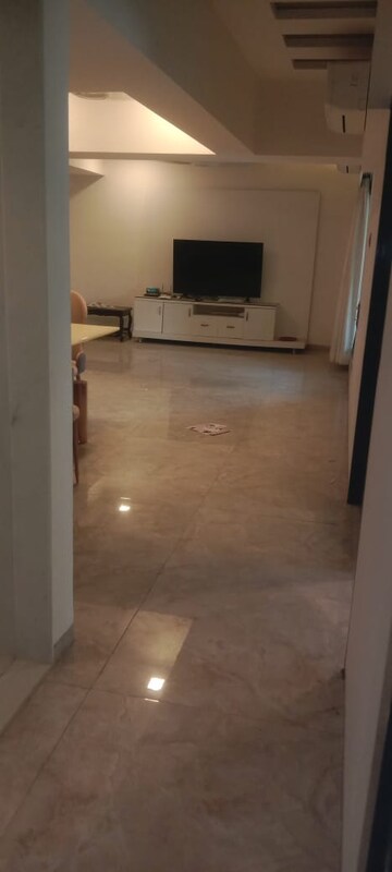 Room in 3 BHK Apartment at Seawoods Estates Nri Complex, Seawoods Sector 58 – for Rent