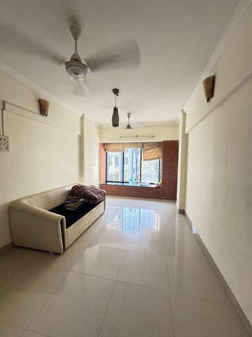 Room in 2 BHK Apartment at Green View Goregaon, Goregaon East – for Rent