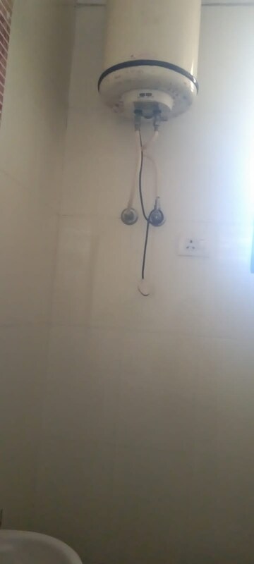 Attached Bathroom in 1 BHK Independent House at Sector 48 – for Rent