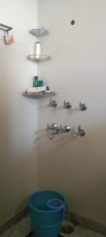 Attached Bathroom in 1 BHK Independent House at Sector 48 – for Rent