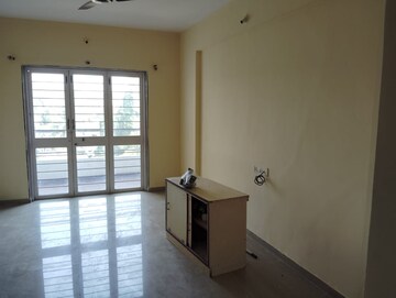 Room in 2 BHK Apartment at Satyam Shrey, Bavdhan – for Rent
