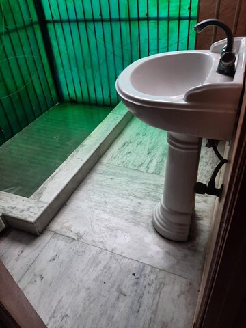 Attached Bathroom in 3 BHK Independent House at Delta Ii Greater Noida – for Rent