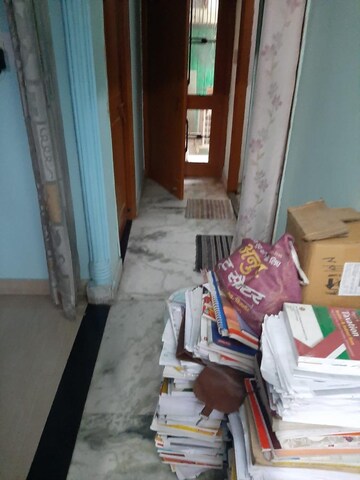 Room in 3 BHK Independent House at Delta Ii Greater Noida – for Rent