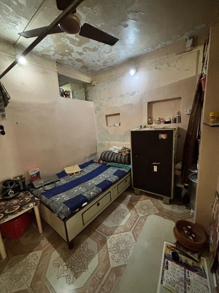 Room, vallabh nagar 3.5 Bedroom 750 Sq.Ft. Independent House In Vallabh Nagar Pune 8518255