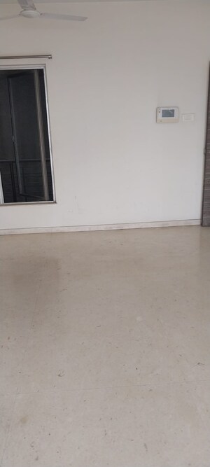 Room in 2 BHK Apartment at Kalpataru Hills, Manpada – for Sale