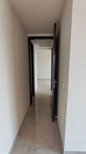 2 BHK Apartment For Rent in Piramal Vaikunth, Balkum Pada