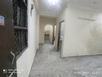 Room in 1 BHK Builder Floor at Saket – for Rent