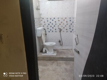 Attached Bathroom in 1 BHK Builder Floor at Saket – for Rent
