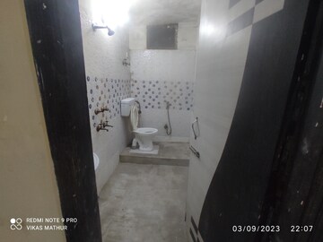 Attached Bathroom in 1 BHK Builder Floor at Saket – for Rent