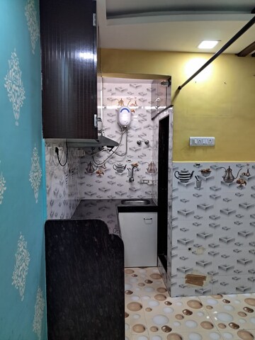 Room in 1 RK Apartment at Jambli Naka – for Rent
