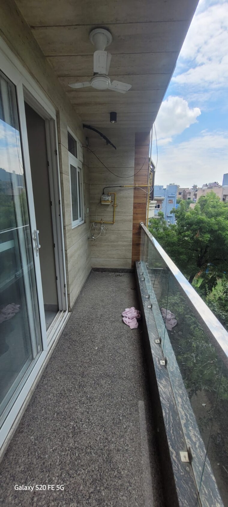 Balcony, paschim vihar 2.5 Bedroom 84 Sq.Yd. Builder Floor In Paschim Vihar Delhi 8518284