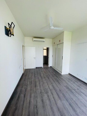 Room in 3 BHK Apartment at Ireo The Corridors, Sector 67a – for Rent