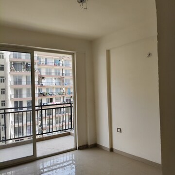 Room in 3 BHK Apartment at ROF Aalayas Phase 2, Sector 102 – for Rent